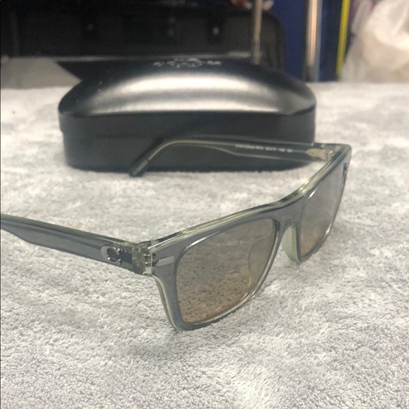 Coach Gray Sunglasses with Classic Design - Picture 3 of 6